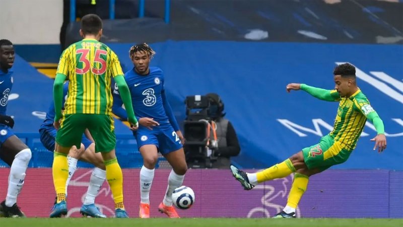 بعد الفوز على تشيلسي.. لاعب وست بروميتش يتعرض إلى العنصرية