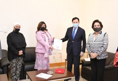مستشار جلالة الملك للشؤون الاقتصادية يستقبل مجلس إدارة جمعية سيدات الأعمال البحرينية
