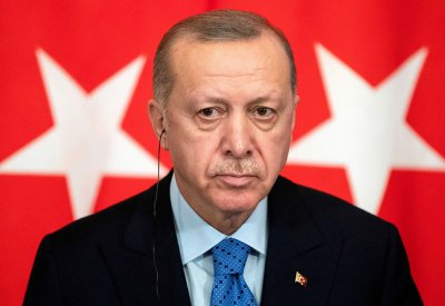 توقيف أدميرالات سابقين انتقدوا السلطة في تركيا