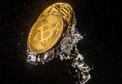 قيمة العملات المشفرة تسجل مستوى قياسيا عند تريليوني دولار