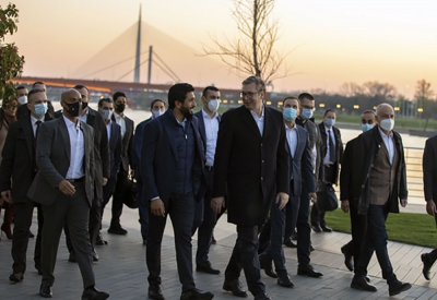 ناصر بن حمد يشيد بالتطور العمراني لعاصمة صربيا بلغراد