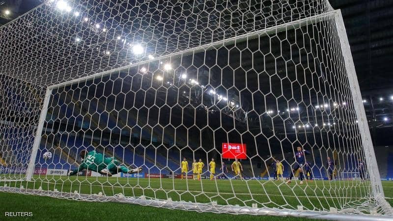 ديمبلي يضع برشلونة على بعد نقطة واحدة من أتليتيكو