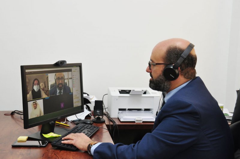 جامعة الخليج العربي تنقل تجربتها في تطبيق الاختبار السريري عن بعد لجامعة الملك عبدالعزيز