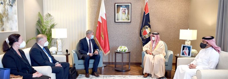 معالي وزير الداخلية يبحث التعاون والتنسيق الأمني مع سفير استونيا المعتمد لدى البحرين