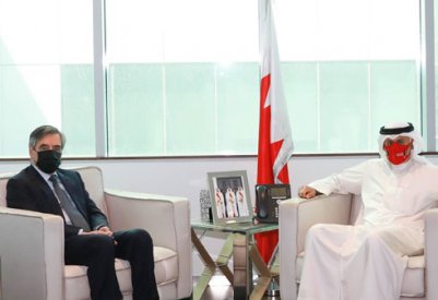 وزير الصناعة والتجارة والسياحة يستقبل رئيس وزراء فرنسا السابق