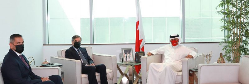 وزير الصناعة والتجارة والسياحة يستقبل رئيس وزراء فرنسا السابق
