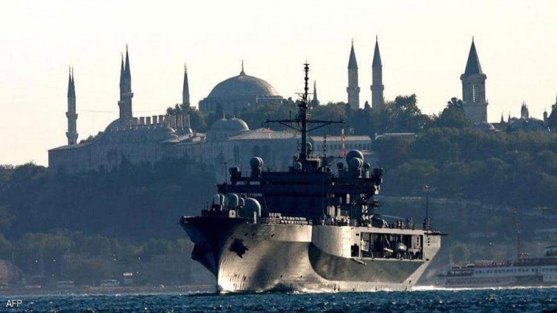 سفينتان حربيتان أميركيتان تعبران البوسفور للبحر الأسود