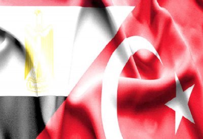 القاهرة تعلق مؤقتًا محادثات تطبيع العلاقات مع أنقرة