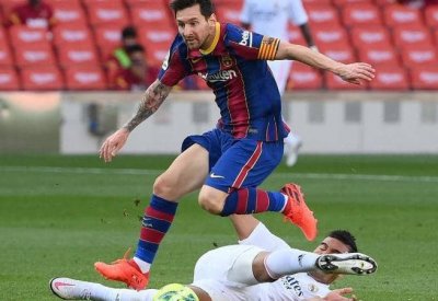 كلاسيكو الأرض.. ماذا تعني قمة ريال مدريد وبرشلونة لميسي؟