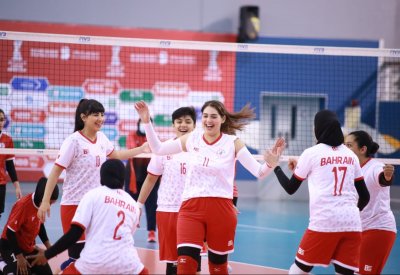نجلاء ومنيرة تقودان البحرين (أ) للقب دوري عيسى بن راشد للطائرة
