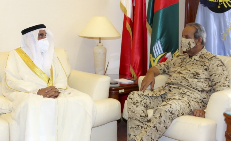 القائد العام لقوة دفاع البحرين يستقبل معالي الشيخ محمد بن عطية الله آل خليفة