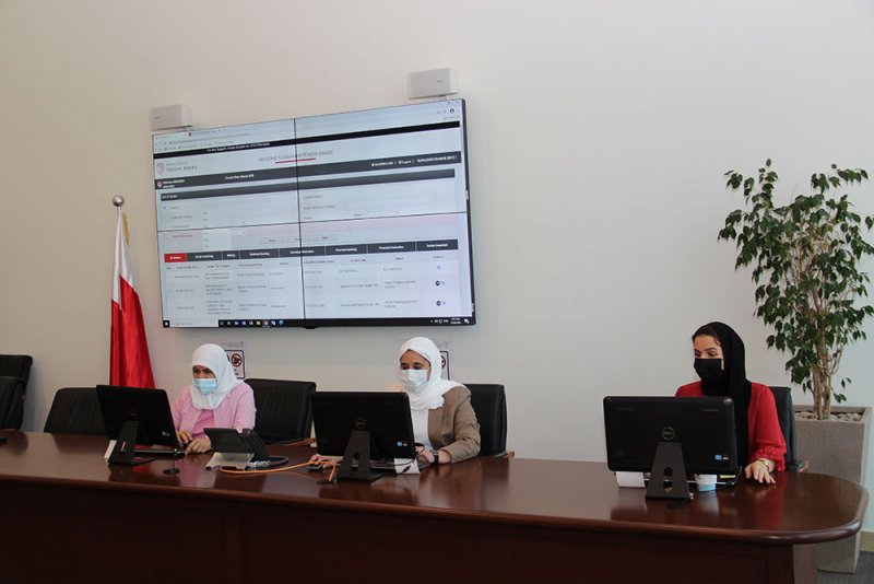 مجلس المناقصات يفتح مظاريف 72 عطاءً لعدد عشر مناقصات مطروحة من أربع جهات متصرفة