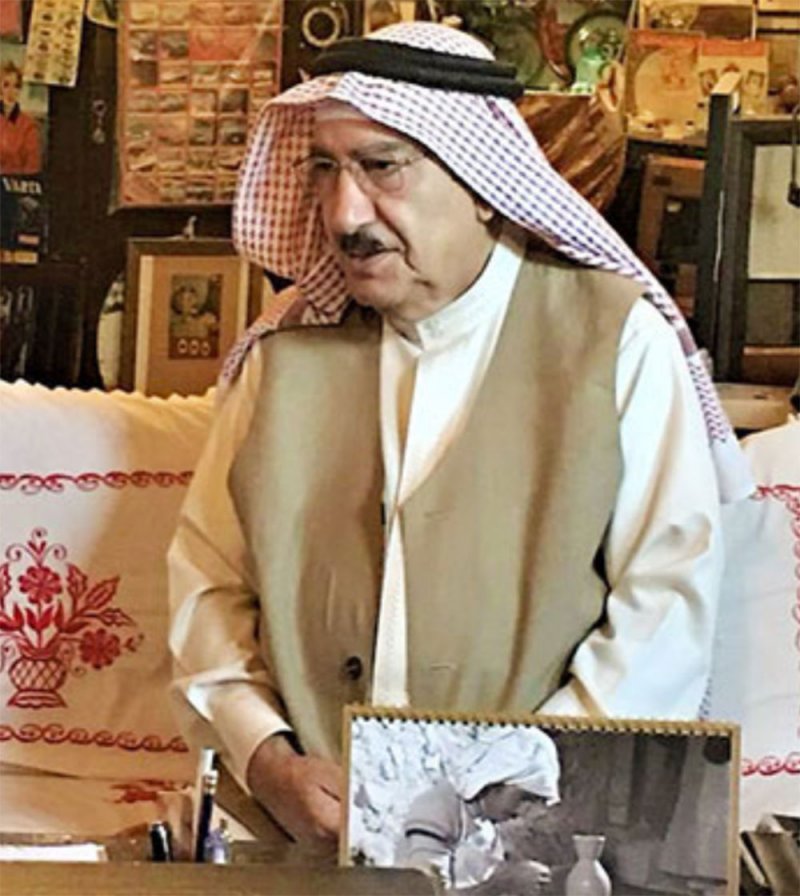 ينفي افتتاح مكتبة "جمال عبدالناصر"
