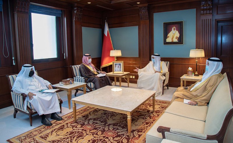 وزير الخارجية يستقبل سفير السعودية لدى البحرين