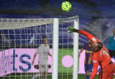برشلونة يهزم ريال مدريد.. ويصبح الأعلى قيمة بالعالم