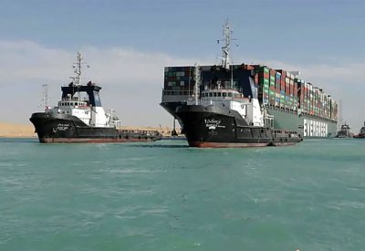 مصر تحتجز سفينة "إيفر غيفين" بأمر قضائي لحين سداد 900 مليون دولار