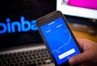 أكبر منصة عملات مشفرة تستعد للإدراج في وول ستريت