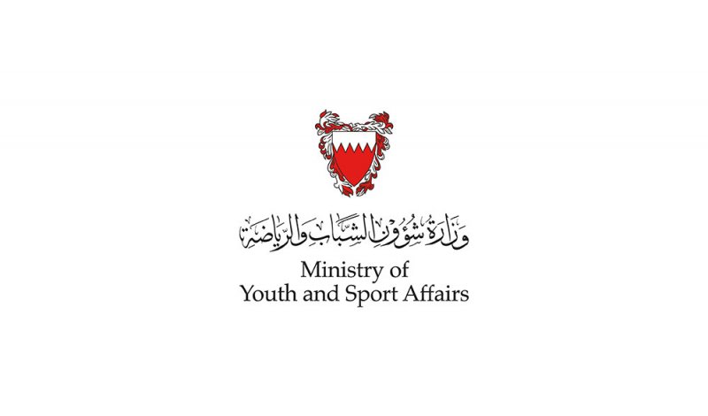 "الشاب والرياضة" تعمل على انهاء إجراءات استبدال العشب الصناعي لـ 8 ملاعب