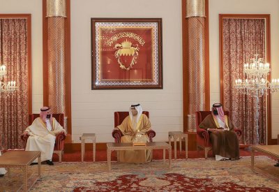 جلالة الملك المفدى يستقبل رئيس المجلس الأعلى للشئون الإسلامية ورئيسي مجلسي الأوقاف بمناسبة شهر رمضان المبارك