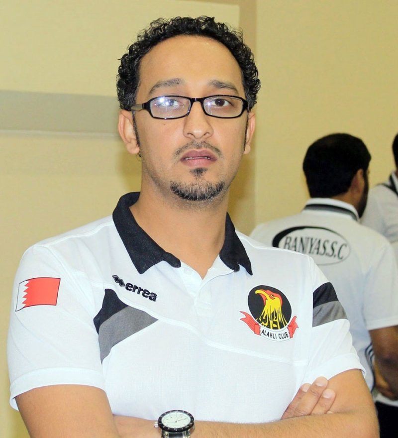 هل يغيب الحلواجي عن رئاسة جهاز طائرة الأهلي؟