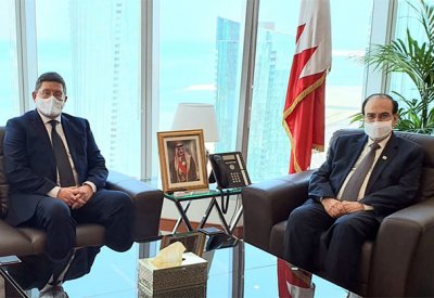 ميرزا يستقبل السفير البريطاني ويرحب بإتاحة الفرص الاستثمارية للشركات البريطانية في مشاريع الطاقة المستدامة