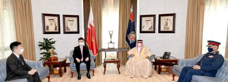 وزير الداخلية يستقبل السفير الياباني بمناسبة انتهاء فترة عمله