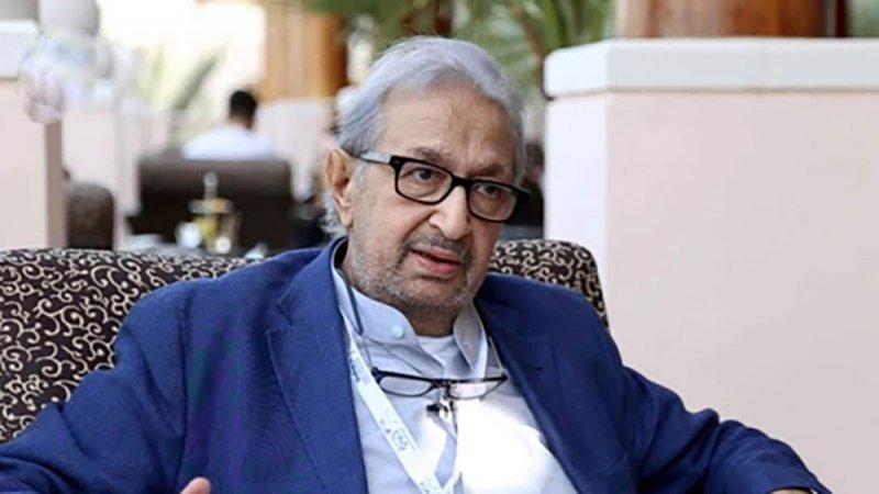 مى نور الشريف تعلق على ظهور والدها