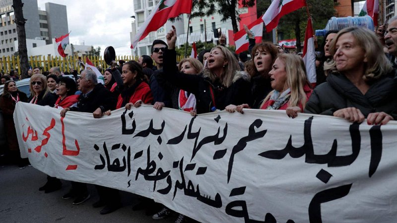انفجار مؤجل.. لبنان مهدد بالظلام بسبب الفساد وعجز الكهرباء