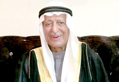 بالفيديو: أحمد عبيد.. رائد المكتبات وصاحب الذاكرة الحديدية