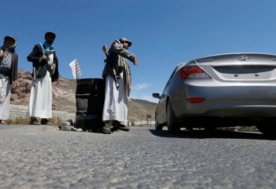 "الحوثي" تخنق المنظمات الإغاثية.. وتفرض قيوداً جديدة