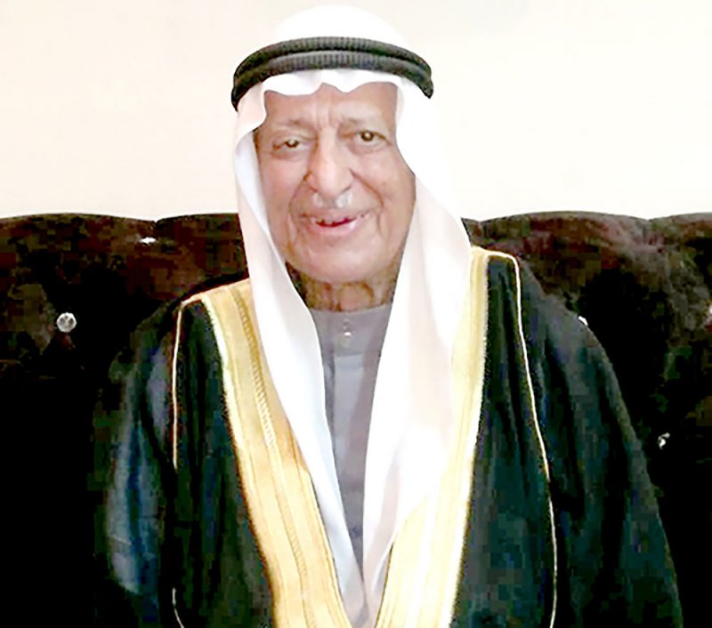 بالفيديو: أحمد عبيد.. رائد المكتبات وصاحب الذاكرة الحديدية