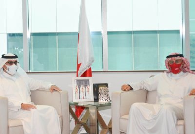 وزير الصناعة والتجارة والسياحة يستقبل سفير البحرين لدى الولايات المتحدة