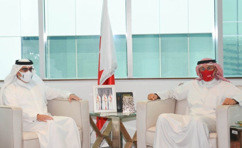 وزير الصناعة والتجارة والسياحة يستقبل سفير البحرين لدى الولايات المتحدة