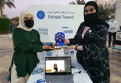 طالبات "الاستقلال" يبتكرن تطبيقًا ذكيًا يُسهّل الحصول على الأدوية من الصيدليات