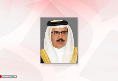 وزير الداخلية يهنئ سمو الشيخ ناصر بن حمد على الثقة الملكية السامية