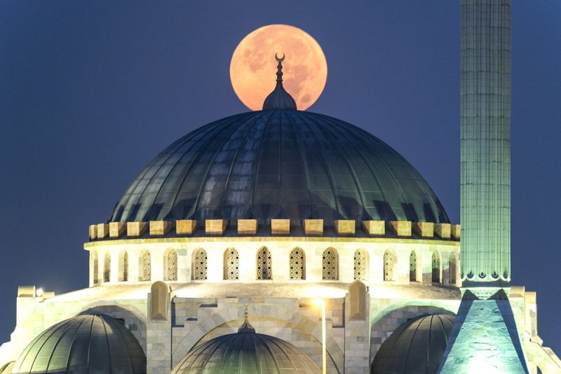 العصفور: "بدر رمضان العملاق" يزين سماء المملكة الثلاثاء المقبل