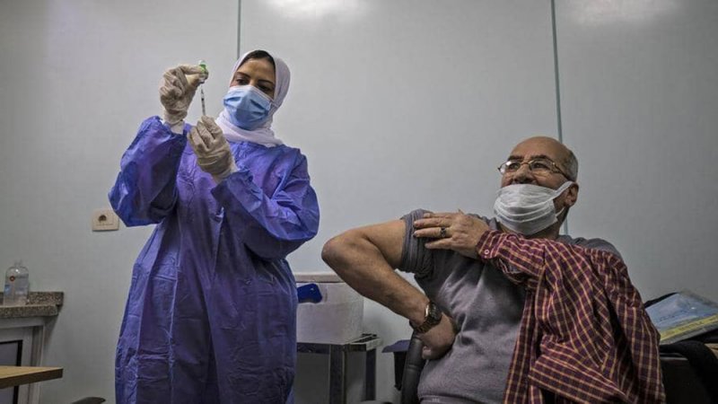 فريق خبراء صيني إلى مصر.. والمهمة: تصنيع 40 مليون جرعة لقاح