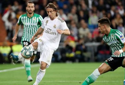 ريال مدريد يتعادل سلبيا مع ريال بيتيس في الدوري الإسباني لكرة القدم