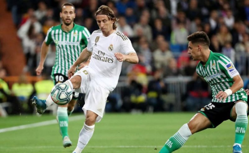 ريال مدريد يتعادل سلبيا مع ريال بيتيس في الدوري الإسباني لكرة القدم