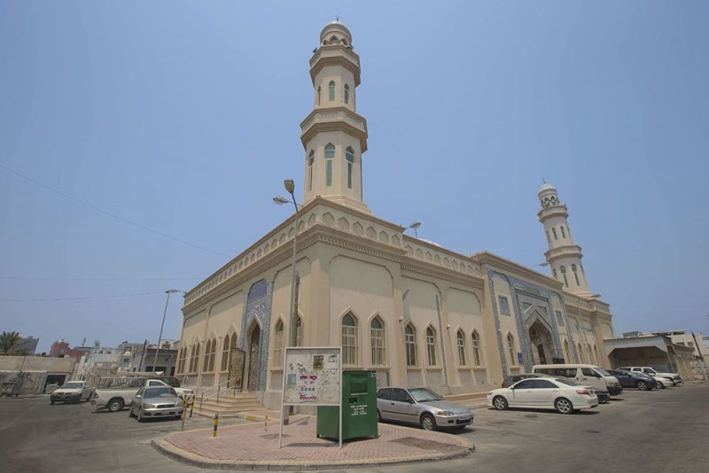 السماح بفتح محلات تجارية بجوار مسجد الخيف بالدير