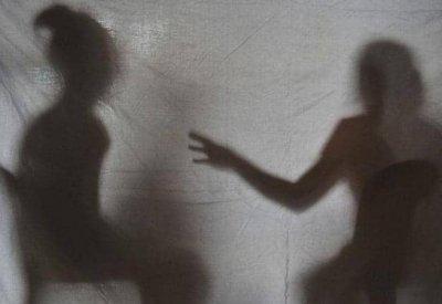 انتقاما من زوجها.. مصرية تعذب ثم تقتل طفلتها الرضيعة خنقا