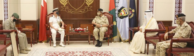 القائد العام لقوة دفاع البحرين يستقبل الملحق العسكري بسفارة المملكة المتحدة