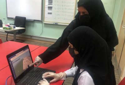 طالبة ثانوي تنفذ تصميماً ثلاثي الأبعاد لجامع الفاتح