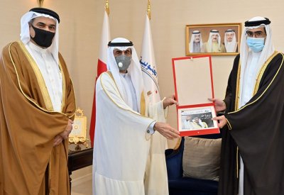 سمو محافظ الجنوبية يستقبل رئيس مجلس إدارة جمعية البحرين لرعاية الوالدين