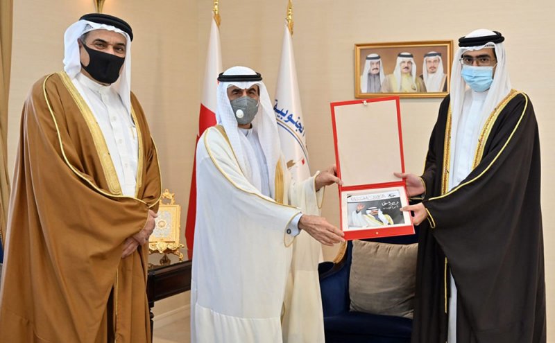 سمو محافظ الجنوبية يستقبل رئيس مجلس إدارة جمعية البحرين لرعاية الوالدين