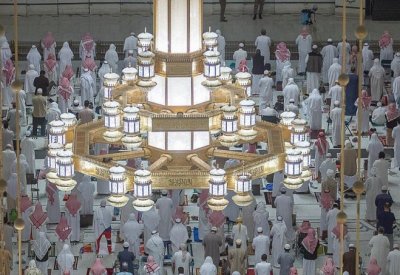 120 ألف وحدة إنارة تشع بأضوائها في أرجاء المسجد الحرام وساحاته وسطحه ومناراته