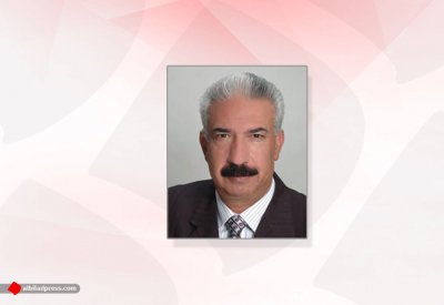 الشاعر الفلسطيني يوسف عبد العزيز يقرأ "أساور الزعتر" في  مركزالشيخ إبراهيم