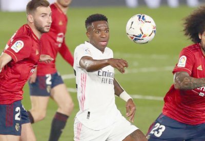 ريال مدريد يعبر فخ أوساسونا بثنائية برازيلية