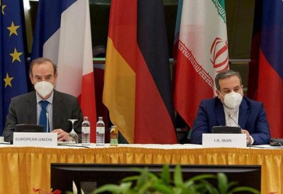 إيران تعلن التوصل لاتفاق إفراج عن سجناء أجانب.. وأميركا تنفي