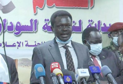 حمدوك يعين مناوي حاكما لإقليم دارفور